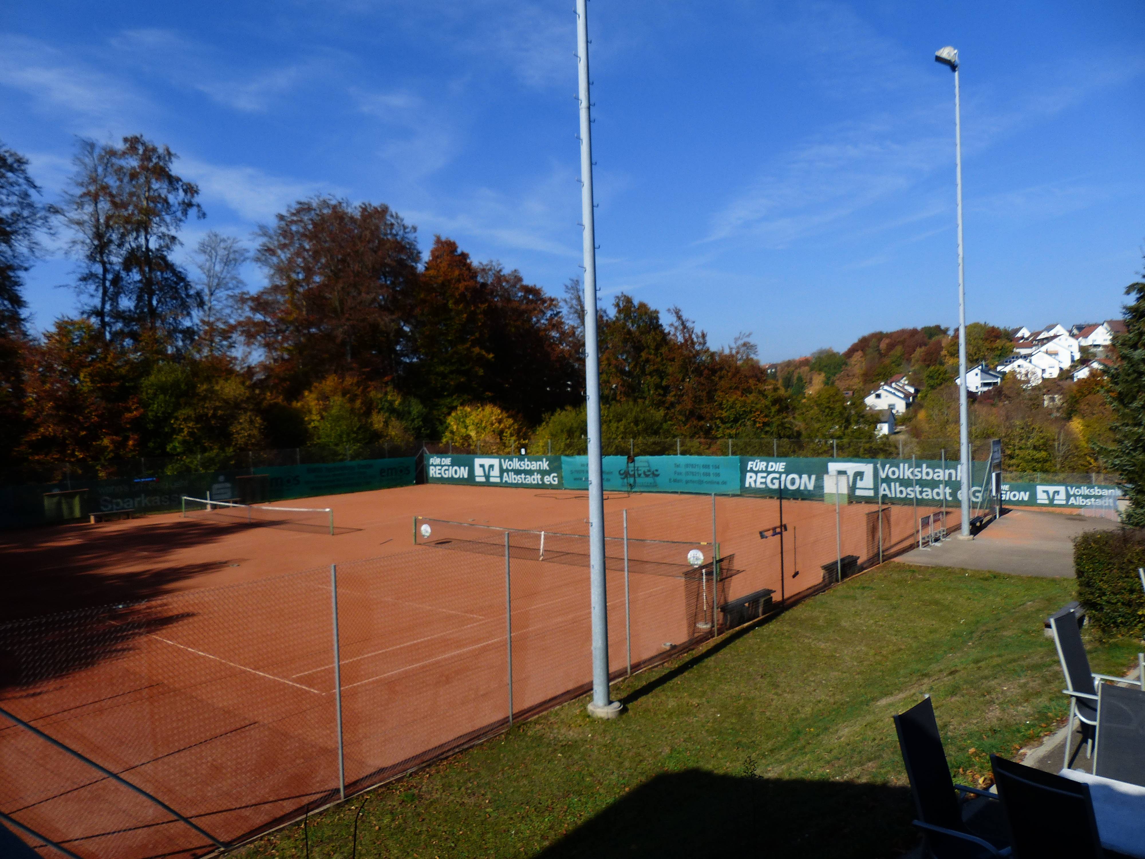  Tennisplatz 